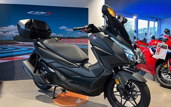 Gebrauchtmotorrad Honda Forza 125 - Bild 1