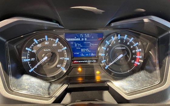 Gebrauchtmotorrad Honda Forza 125 - Bild 6