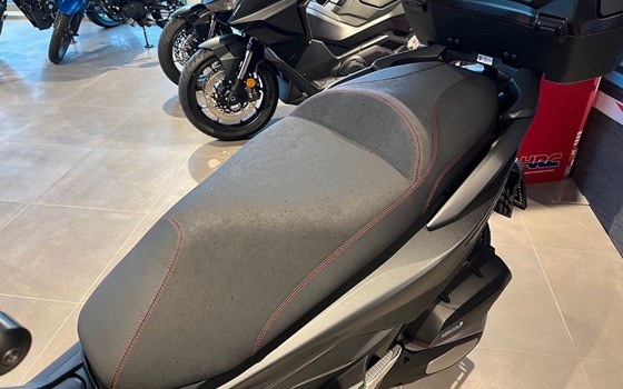 Gebrauchtmotorrad Honda Forza 125 - Bild 8