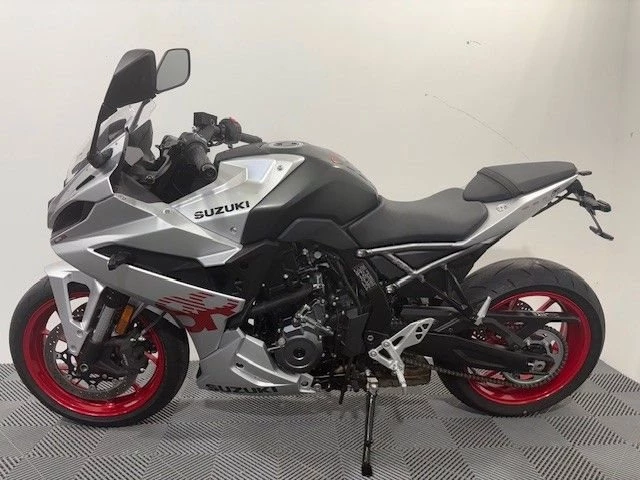 Angebot Suzuki GSX-8R Bild 1: Angebot Suzuki GSX-8R