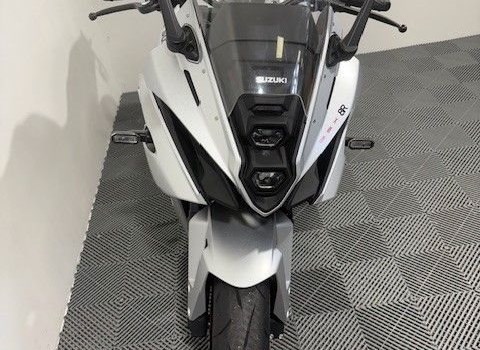 Gebrauchtmotorrad Suzuki GSX-8R - Bild 10