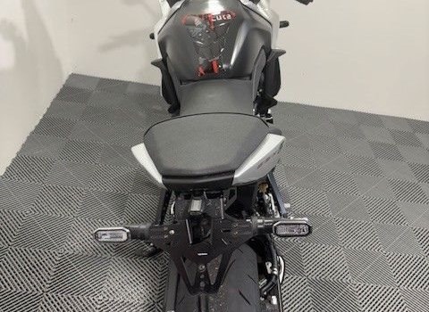 Gebrauchtmotorrad Suzuki GSX-8R - Bild 11
