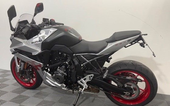 Gebrauchtmotorrad Suzuki GSX-8R - Bild 3