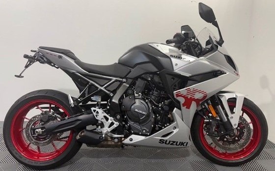 Gebrauchtmotorrad Suzuki GSX-8R - Bild 4