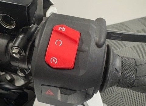 Gebrauchtmotorrad Suzuki GSX-8R - Bild 8