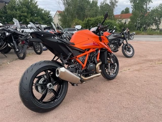 Angebot KTM 1390 Super Duke R EVO Bild 2: Angebot KTM 1390 Super Duke R EVO