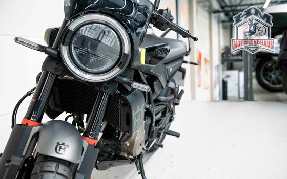 Gebrauchtmotorrad Husqvarna Svartpilen 125 - Bild 5