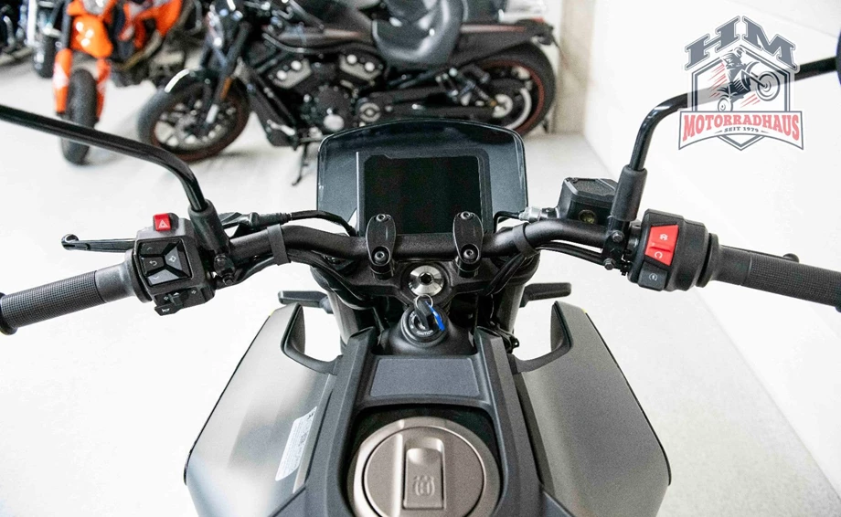 Angebot Husqvarna Svartpilen 125 Bild 8: Angebot Husqvarna Svartpilen 125