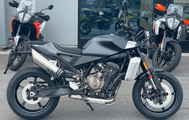 Husqvarna Svartpilen 801