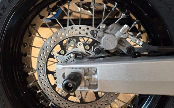 Neufahrzeug Suzuki DR-Z4SM - Bild 7