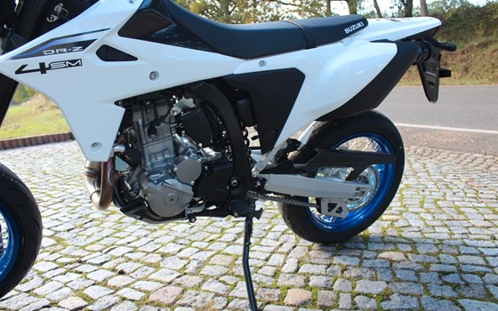 Neufahrzeug Suzuki DR-Z4SM - Bild 14