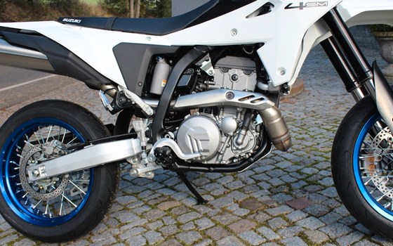 Neufahrzeug Suzuki DR-Z4SM - Bild 15