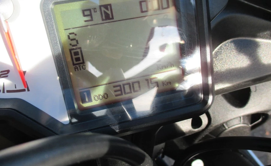 Angebot Aprilia Tuono V4 1100 Factory Bild 10: Angebot Aprilia Tuono V4 1100 Factory