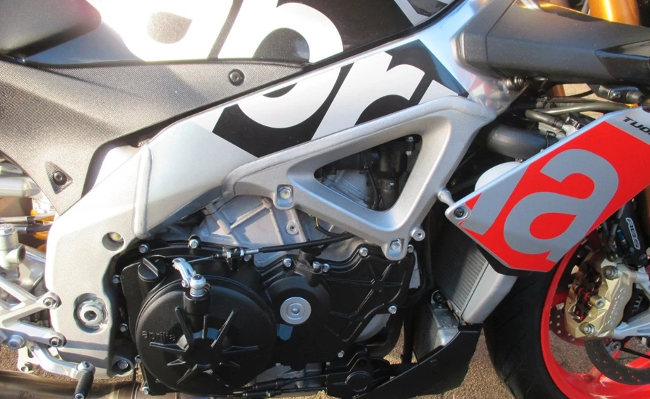 Angebot Aprilia Tuono V4 1100 Factory Bild 13: Angebot Aprilia Tuono V4 1100 Factory
