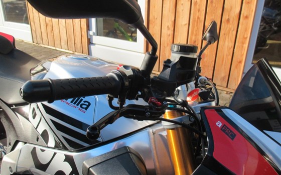 Gebrauchtmotorrad Aprilia Tuono V4 1100 Factory - Bild 15