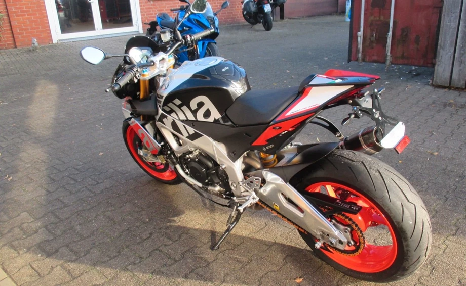 Angebot Aprilia Tuono V4 1100 Factory Bild 5: Angebot Aprilia Tuono V4 1100 Factory