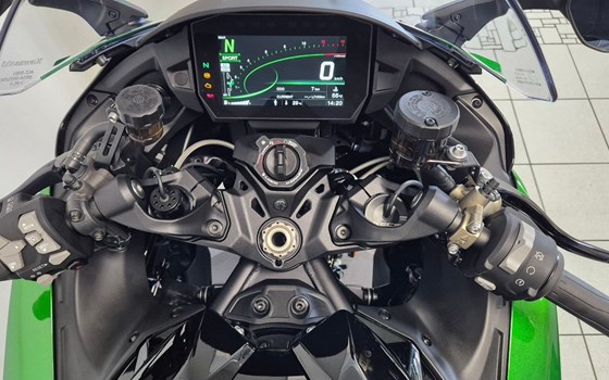 Gebrauchtmotorrad Kawasaki Ninja H2 SX SE - Bild 6