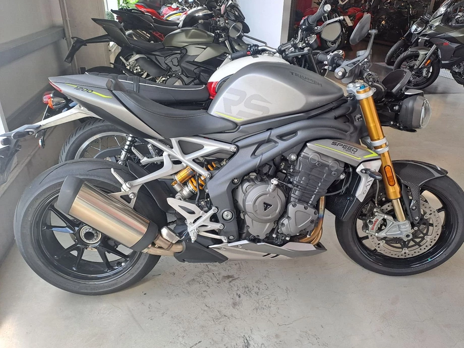 Angebot Triumph Speed Triple 1200 RS Bild 2: Angebot Triumph Speed Triple 1200 RS