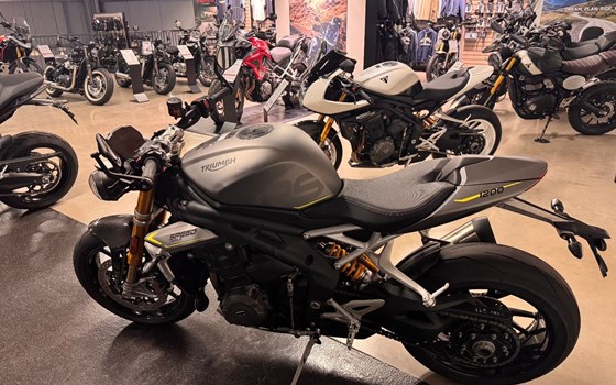 Gebrauchtmotorrad Triumph Speed Triple 1200 RS - Bild 7