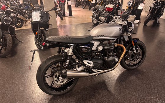 Gebrauchtmotorrad Triumph Speed Twin 1200 - Bild 3