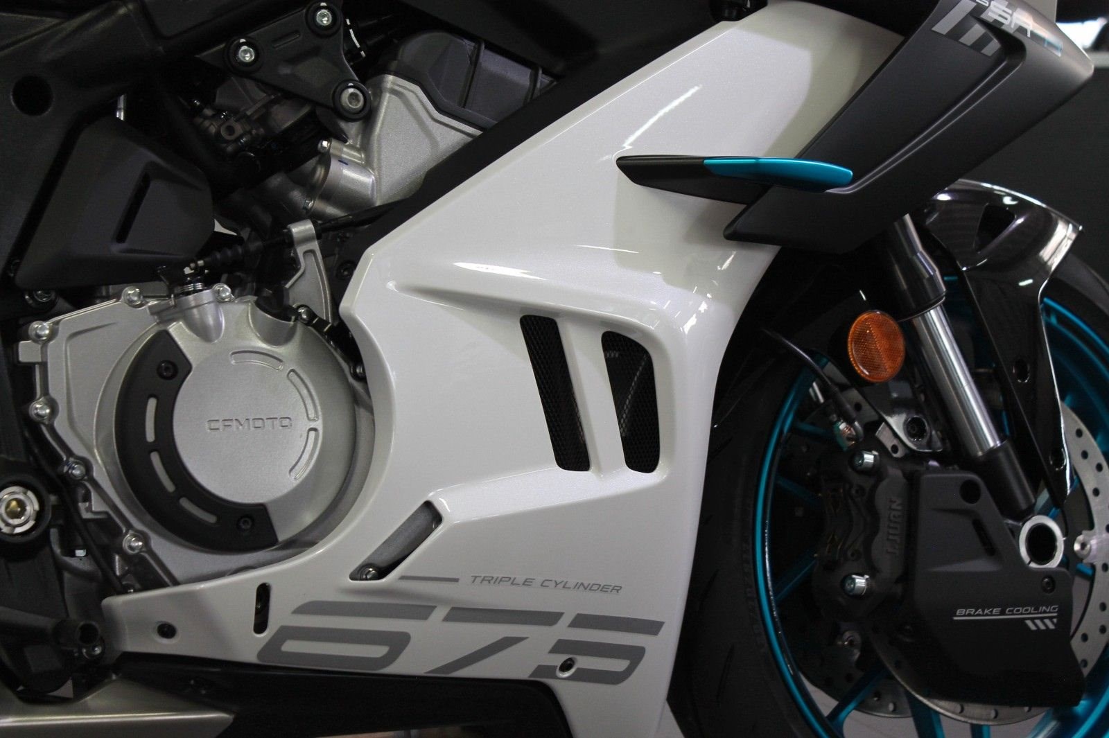 CFMOTO 675SR-R