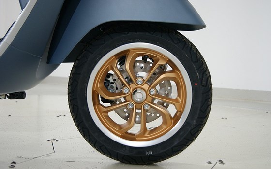 Neufahrzeug Vespa GTV 310 Officina 8 - Bild 8 Neufahrzeug Vespa GTV 310 Officina 8 - Bild 8