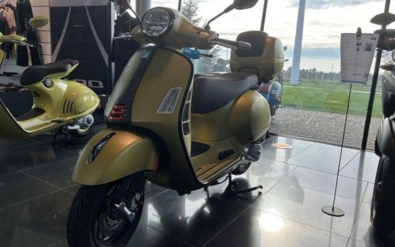 Gebrauchtmotorrad Vespa GTS 125 - Bild 2 Gebrauchtmotorrad Vespa GTS 125 - Bild 2