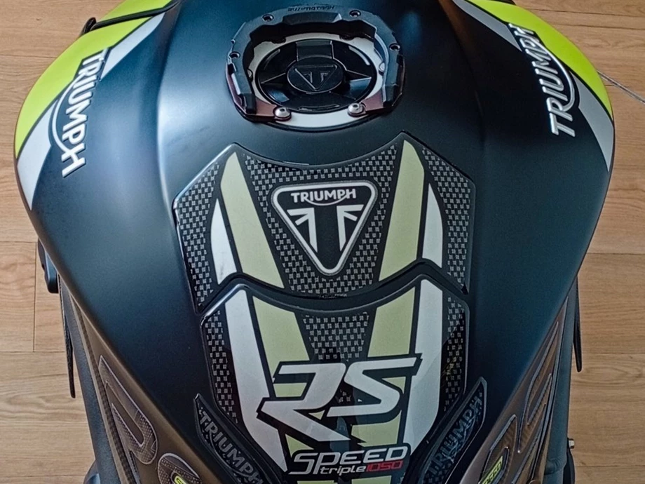 Angebot Triumph Speed Triple 1050 Bild 6: Angebot Triumph Speed Triple 1050