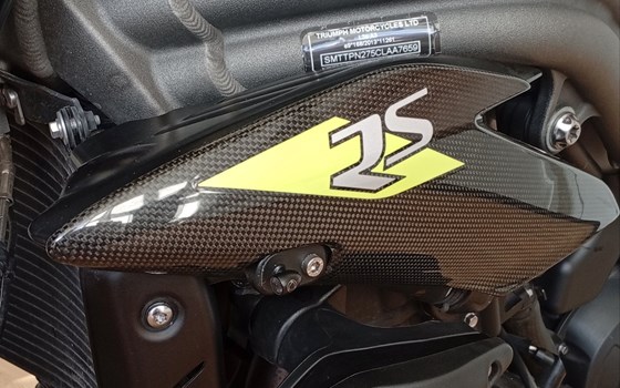 Gebrauchtmotorrad Triumph Speed Triple 1050 - Bild 8