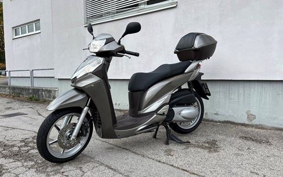 Gebrauchtmotorrad Honda SH300i - Bild 1 Gebrauchtmotorrad Honda SH300i - Bild 1