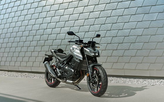 Neufahrzeug Honda CB750 Hornet - Bild 6 Neufahrzeug Honda CB750 Hornet - Bild 6