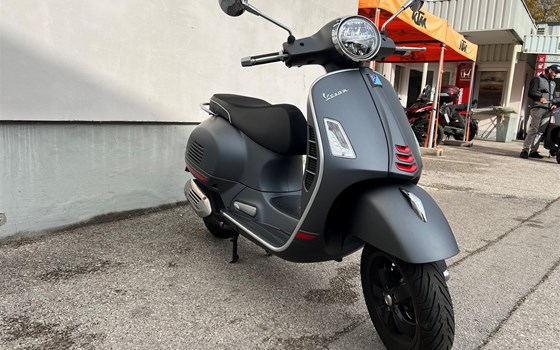 Gebrauchtmotorrad Vespa GTS 125 i.e. Super Sport - Bild 3 Gebrauchtmotorrad Vespa GTS 125 i.e. Super Sport - Bild 3