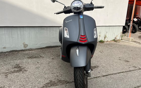Gebrauchtmotorrad Vespa GTS 125 i.e. Super Sport - Bild 4 Gebrauchtmotorrad Vespa GTS 125 i.e. Super Sport - Bild 4