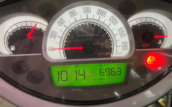 Gebrauchtmotorrad Aprilia Sportcity 300 Cube - Bild 6