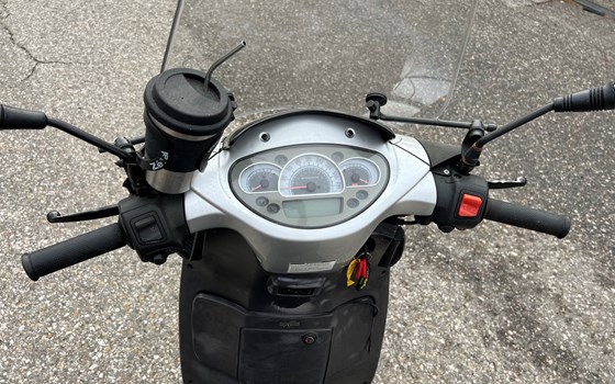 Gebrauchtmotorrad Aprilia Sportcity 300 Cube - Bild 5