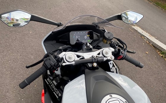 Gebrauchtmotorrad CFMOTO 675SR-R - Bild 10 Gebrauchtmotorrad CFMOTO 675SR-R - Bild 10