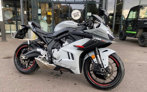 Gebrauchtmotorrad CFMOTO 675SR-R - Bild 2 Gebrauchtmotorrad CFMOTO 675SR-R - Bild 2