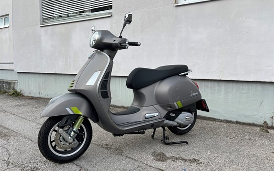 Gebrauchtmotorrad Vespa GTS 125 Supertech iGET - Bild 1 Gebrauchtmotorrad Vespa GTS 125 Supertech iGET - Bild 1