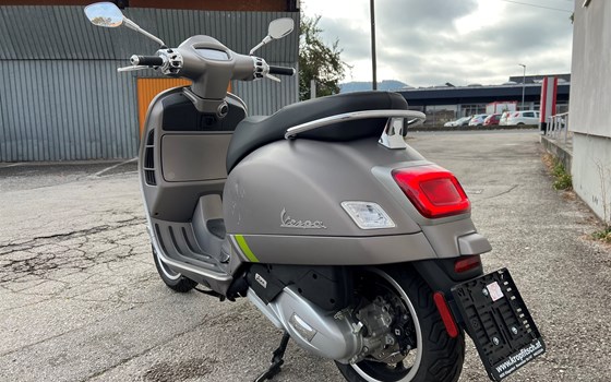 Gebrauchtmotorrad Vespa GTS 125 Supertech iGET - Bild 4 Gebrauchtmotorrad Vespa GTS 125 Supertech iGET - Bild 4