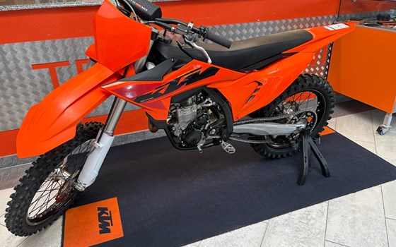 Gebrauchtmotorrad KTM 350 SX-F - Bild 1 Gebrauchtmotorrad KTM 350 SX-F - Bild 1