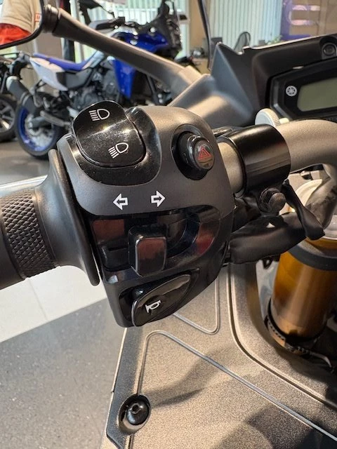 Zum Vergrößern bitte anklicken! Angebot Yamaha FZ-8S Fazer