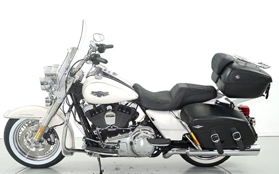 Motorrad Occasion Harley-Davidson Road King Classic FLHRC - Bild 5
