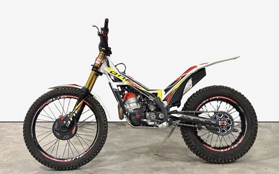 Gebrauchtmotorrad TRS One 250 RR Raga Racing - Bild 2 Gebrauchtmotorrad TRS One 250 RR Raga Racing - Bild 2