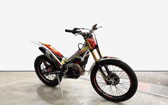 Gebrauchtmotorrad TRS One 250 RR Raga Racing - Bild 3 Gebrauchtmotorrad TRS One 250 RR Raga Racing - Bild 3