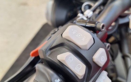 Gebrauchtmotorrad Triumph Street Triple 765 RS - Bild 6 Gebrauchtmotorrad Triumph Street Triple 765 RS - Bild 6