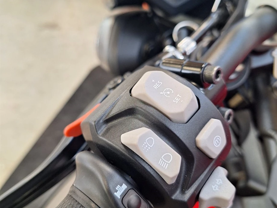 Angebot Triumph Street Triple 765 RS Bild 6: Angebot Triumph Street Triple 765 RS