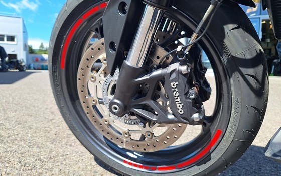 Gebrauchtmotorrad Triumph Street Triple R - Bild 6 Gebrauchtmotorrad Triumph Street Triple R - Bild 6