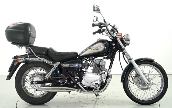 Motorrad Occasion Honda CA 125 Rebel - Bild 4