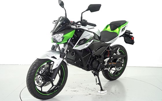 Motorrad Occasion Kawasaki Z e-1 - Bild 3