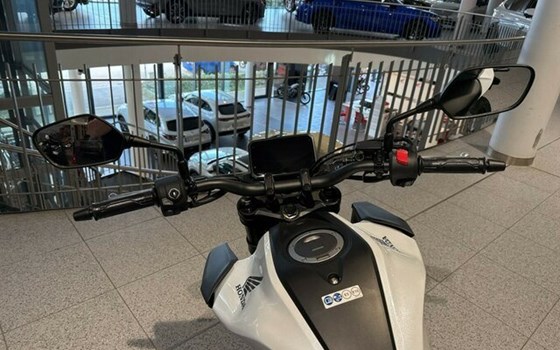 Neufahrzeug Honda CB125R - Bild 5